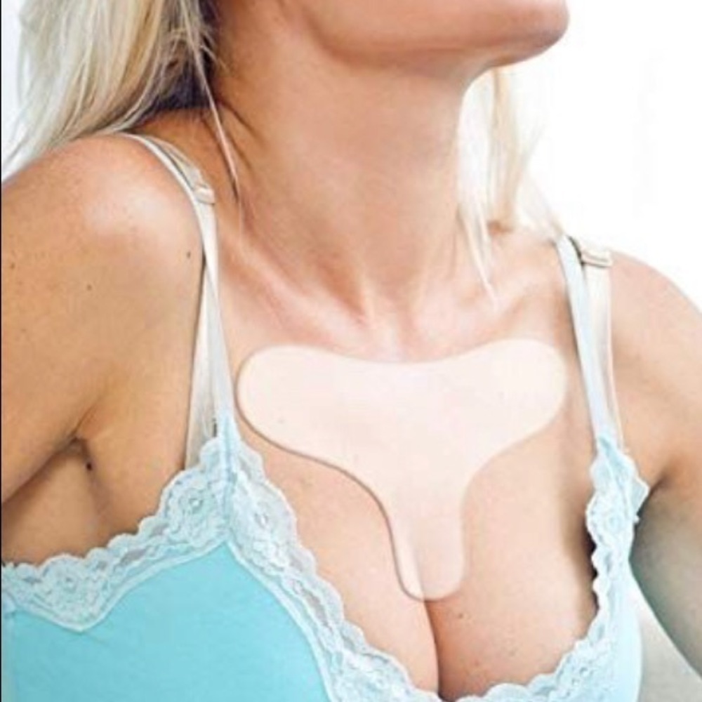 Silicone chest pad wrinkle remover
